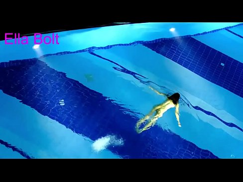 ❤️ Nu mă pot opri din privit, tânără blondă surprinsă înotând goală în piscina stațiunii ELLA BOLT ❤ at ro.drpornofilme.ru ❤