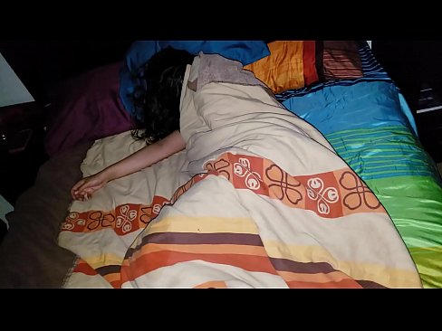 ❤️ Fiul vitreg care își ceartă tânăra mamă vitregă în timp ce ea doarme. ❤ at ro.drpornofilme.ru ❤